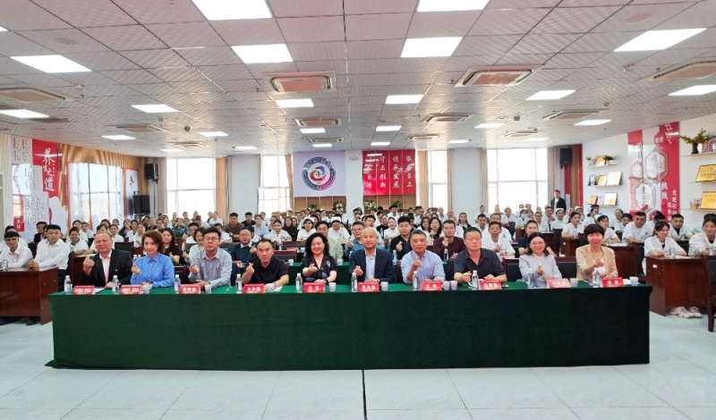 广东联手新疆疏附县举办盛会——聚焦民族医药传承与医防融合创新学术