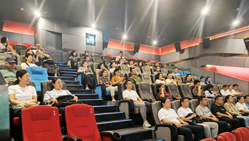 观影片悟初心 守和平担使命——广州黄埔区黄埔街道组织国防教育观影活动