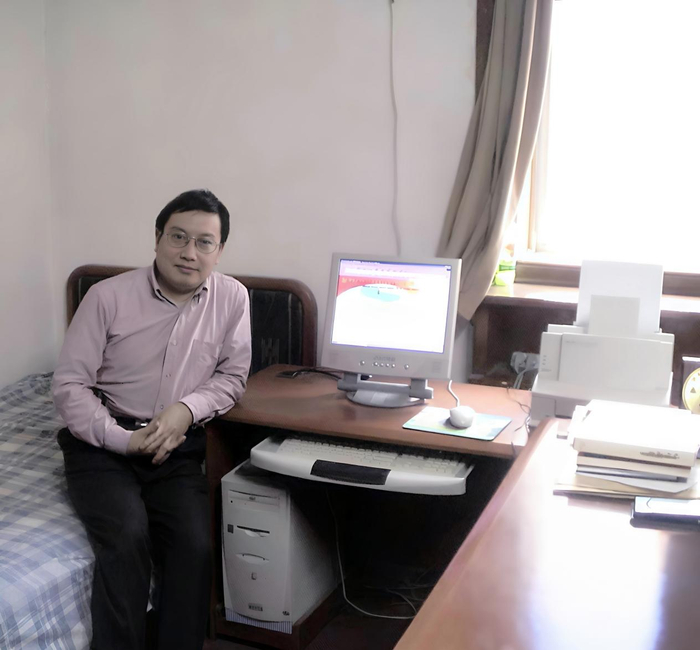 著名经济学家杨再平跨界创作长篇小说《穿行者》正式出版，广受读者高度好评